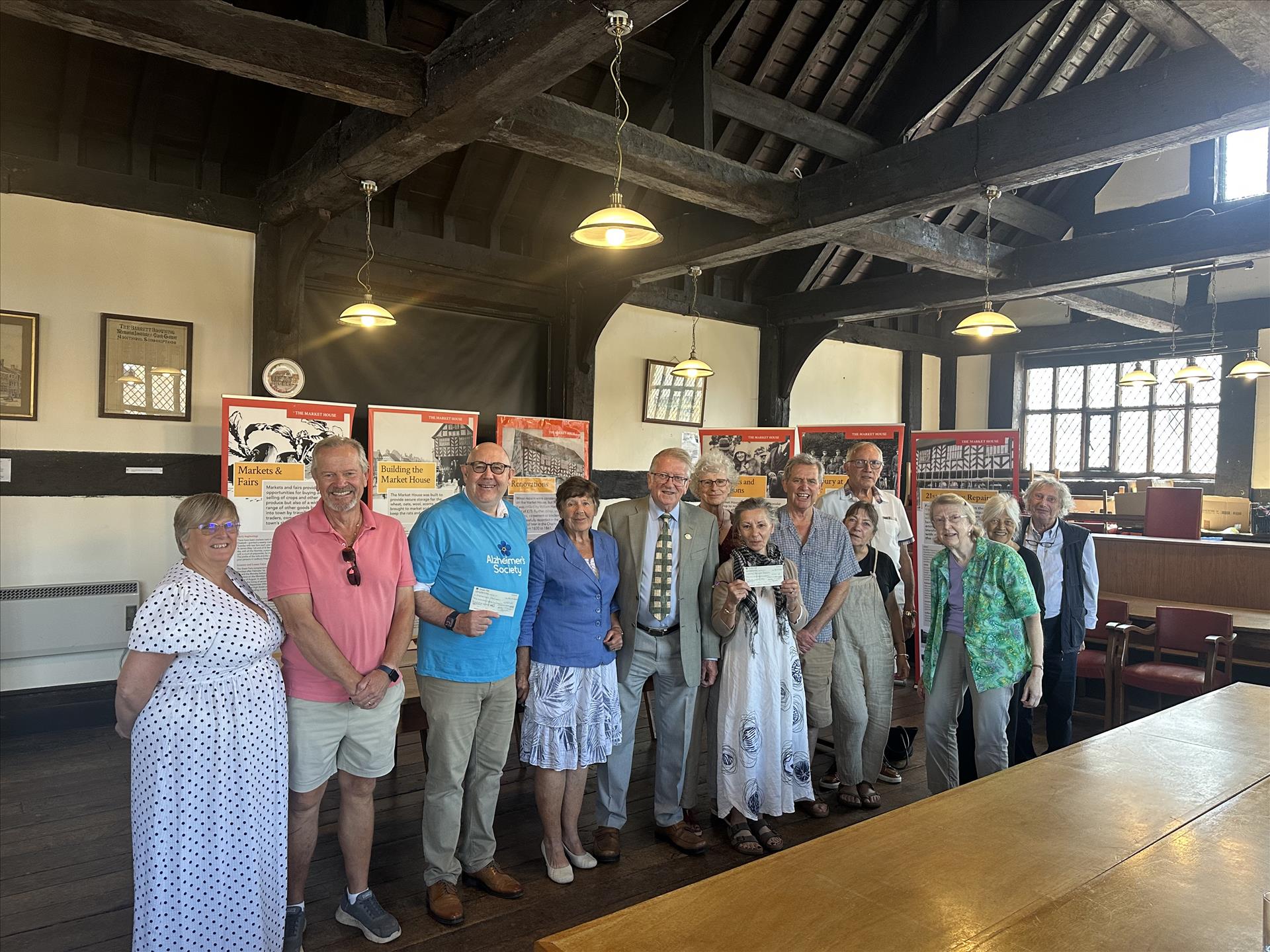 Former Mayor Presents Cheques to Chosen Charities